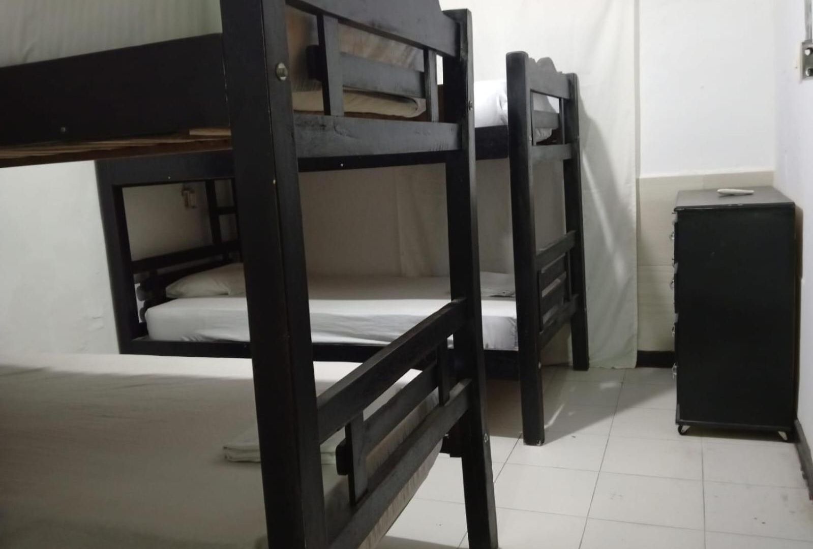 Shantyhostal *